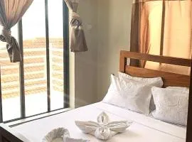 Uroa Hide Away