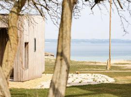 Enjoy Twosomeness With A View Of Helnæs，位于埃伯鲁普的酒店