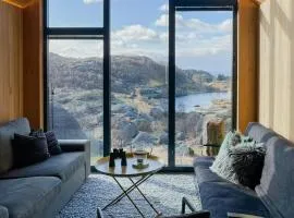 Architect-Designed Gem With Views Of Kistefjellet