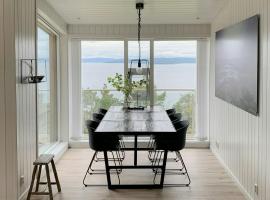 Cabin With Oslofjord View At Jeløya，位于莫斯的酒店