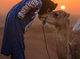 Merzouga Family Luxury Camp，位于梅尔祖卡的酒店