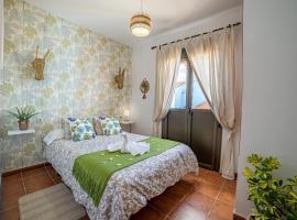 La Casa Del Bosque，位于胡斯卡尔的酒店