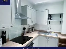 Huntingdon Town Centre Apartments - Contractor Friendly - FREE Wifi - Smart TV - Perfect Location!