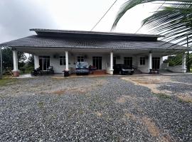 Homestay Taman Hidayah Chawas，位于丹那美拉的带按摩浴缸的酒店