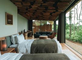 Snow Peak FIELD SUITE SPA HEADQUARTERS - Vacation STAY 98412v，位于Mitsuke的酒店