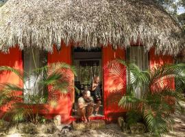 Hotel Boutique Cenote Secreto Maya，位于Yaxché的酒店
