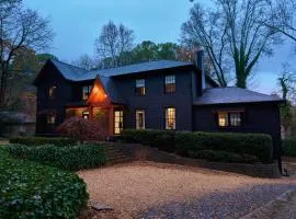 The Black House At Victoria Mill Buckhead