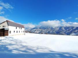 Hakuba Norikura Wakaguri Guesthouse，位于小谷村的滑雪度假村