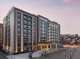 Courtyard by Marriott Tashkent，位于塔什干的酒店
