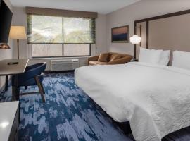Fairfield Inn & Suites Springfield Enfield，位于斯普林菲尔德的酒店