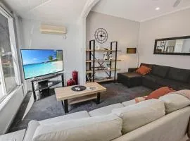 Beach and Lakes Cottage A