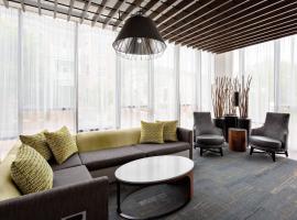 Courtyard by Marriott Knoxville Downtown，位于诺克斯维尔的酒店