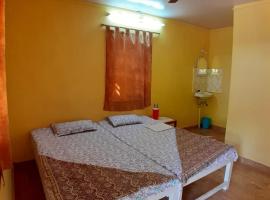 Hotel Sai Gajanan，位于Bhogwe的酒店