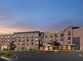 Courtyard by Marriott Petaluma Sonoma County，位于佩塔卢马的酒店