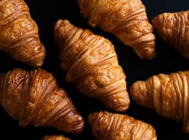 Bakery Hotel SHIRAHAMA ベーカリーホテル シラハマ，位于白滨的酒店