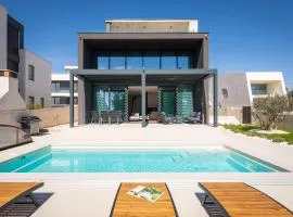 Villa Acacia with heated pool