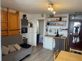 Studio cabine à Chamrousse avec balcon, pour 4 pers, cuisine équipée - FR-1-340-284