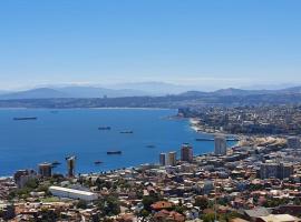 Amplio Departamento para 6 personas, 3 dormitorios, 2 baños , con wifi, Netflix, arriendo por día，位于瓦尔帕莱索的酒店