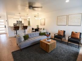 Stylish 2 suite condo minutes to food, music, fun，位于奥斯汀的酒店