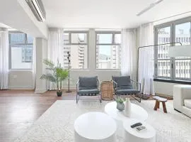 Elevated Luxury 2-Bed Apt with Elevator Access