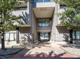 Spacious 1-bedroom condo in the heart of Grand Haven