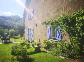 Gîte de groupe 12 14 personnes vers Vesoul Le nid qui danse à la campagne，位于Baignes的酒店