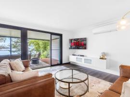 6 BDRM I Serenity at Buff Point，位于Budgewoi的酒店