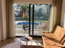 By Lotus Side - Comfortable Luxury Apartment with Pool