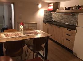 Maison Ludovico - appartamento panoramico，位于Epinel的酒店