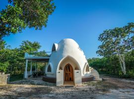 Dome @Jackfruit Jungle Paradise，位于Chiquila的酒店
