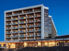 Delta Hotels by Marriott™ Virginia Beach Waterfront Suites，位于弗吉尼亚海滩的酒店