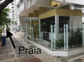 Apartamento 50m da Praia da Pitangueiras-Guarujá