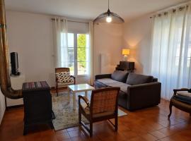 Gîte moderne avec jardin, terrasse et parking privé - FR-1-590-538，位于Saint-Sigismond的酒店