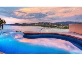 Casa Neruda overlooking the Bay