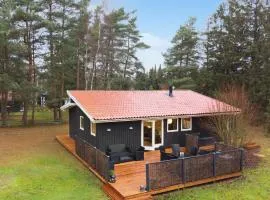 4 Bedroom Cozy Home In Væggerløse