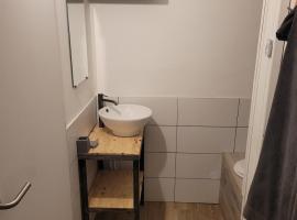 Chambre lit 2 personnes，位于Saint-Martin-lez-Tatinghem的酒店