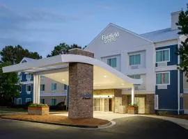 萨凡纳机场法尔费尔德旅馆&套房酒店