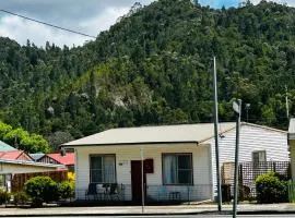 The Lazy Frog Cottage