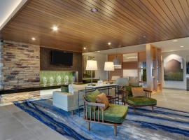 Fairfield Inn & Suites Warsaw，位于沃索的酒店