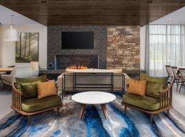 Fairfield Inn & Suites by Marriott Knoxville Lenoir City/I-75，位于勒诺城的酒店