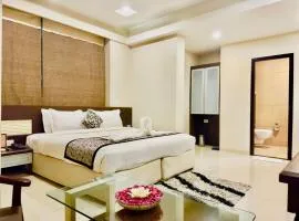 Opulent Oasis