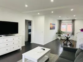 Elegante Apartment in Erftstadt mit Balkon, Zentral, Bahnhof nah, Phantasialand Brühl bei Cologne