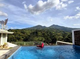 Teras Luhur Villa dengan Infinity Pool，位于Sindangwangi的酒店