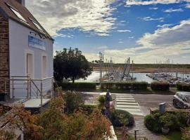 Hôtel Traiteur Les Ormes, The Originals Relais，位于巴讷维尔-卡特里特的酒店