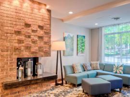 温斯顿 - 塞勒姆市中心玛丽特菲尔菲尔德套房酒店，位于温斯顿·塞勒姆的酒店