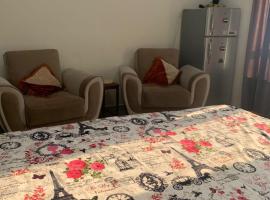 SHJ DXB Sunny Border Guesthouse，位于迪拜的旅馆
