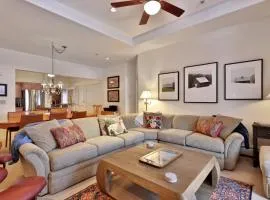 Lodges at Sunrise 3BR 3BA Luxury Ski On Ski Off Condo, Pool, Hot Tub, Gym, Sports Center