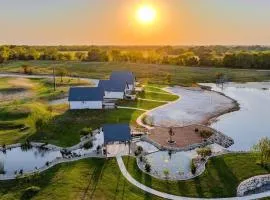 Luxury Cabin in The Country With King Bed and Loft #1