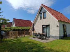 Amazing bungalow with garden，位于布雷斯肯斯的酒店