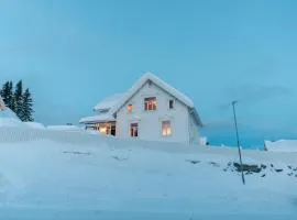 Explore Tromsø Villa